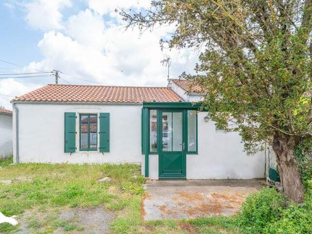 Maison en pierre de 3 pièces principales — photo du bien