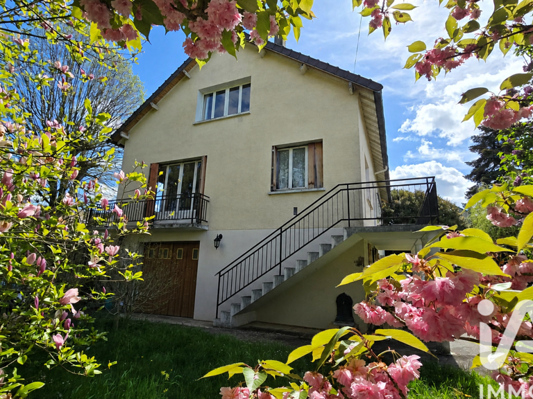 Vente Maison/villa 8 pièces — photo 1