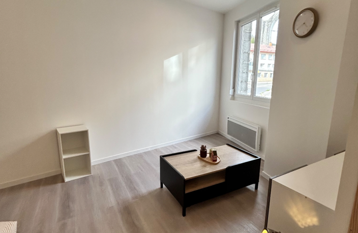 Location Appartement 2 pièces — photo 2