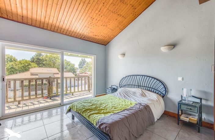 Vente maison 7 pièces 178 m² Lanton (33138) — photo 2