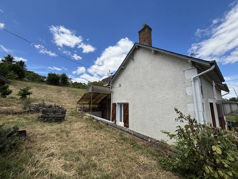Maison en pierre de 3 pièces principales — photo 1