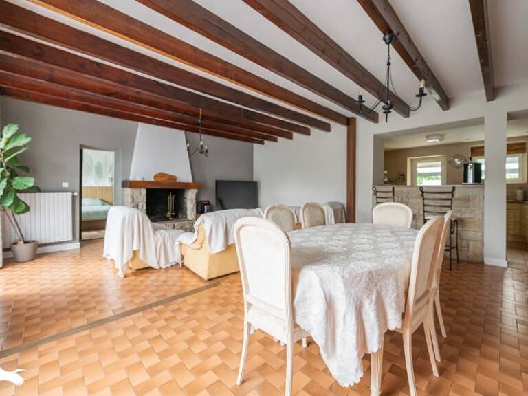 Maison en pierre de 6 pièces principales — photo 1
