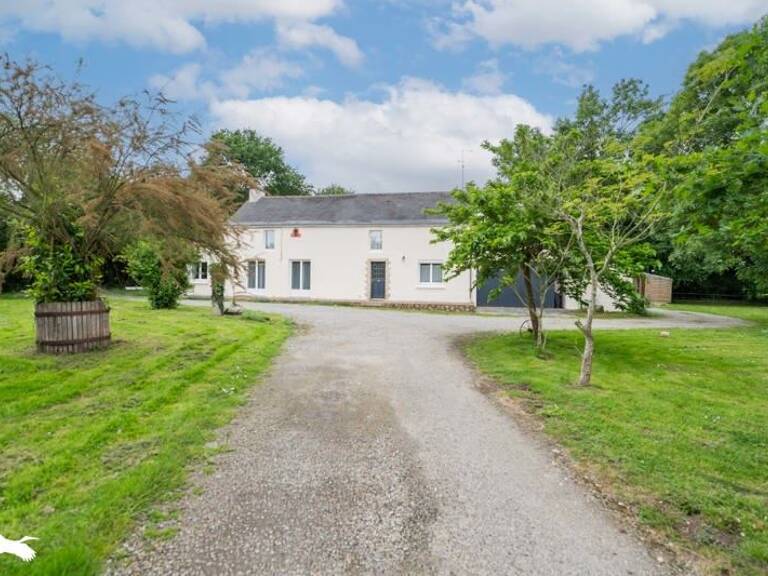 Maison en pierre de 6 pièces principales — photo 1