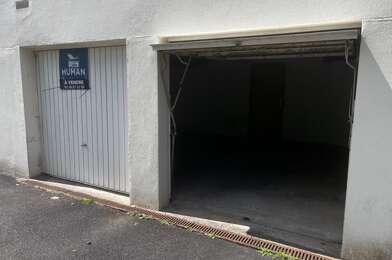 Garage  34000 €