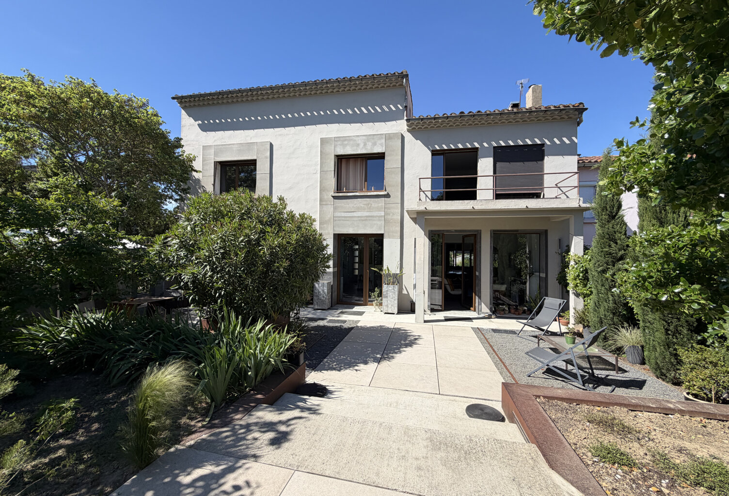 Maison 5 pièces de 240m2 entièrement rénovée proche Cité au — photo 1