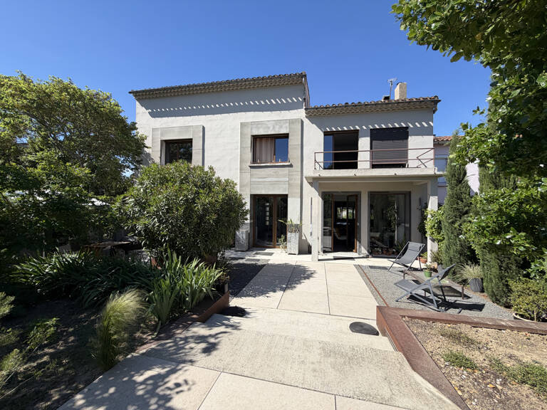 Maison 5 pièces de 240m2 entièrement rénovée proche Cité au — photo 1