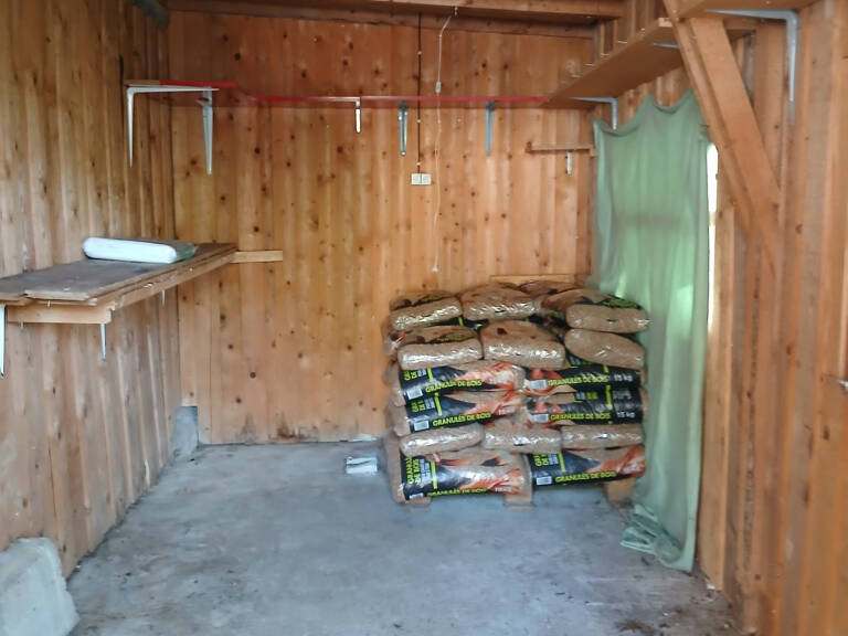 Chalet + hangar + petit chalet — photo 1