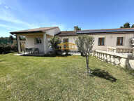 Maison de plain pied, de type 7, garage, terrain et pisicine. — photo 2