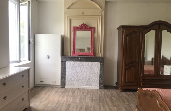 MAISON MEDOCAINE EN PIERRE A RENOVER 3 CHAMBRES GARAGE GRAND — photo 4