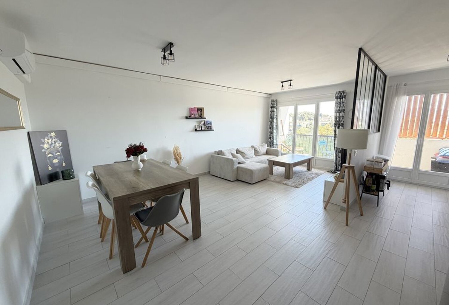 APPARTEMENT T3 DE 72m² / BALCON / CAVE / PISCINE / TENNIS — photo 1