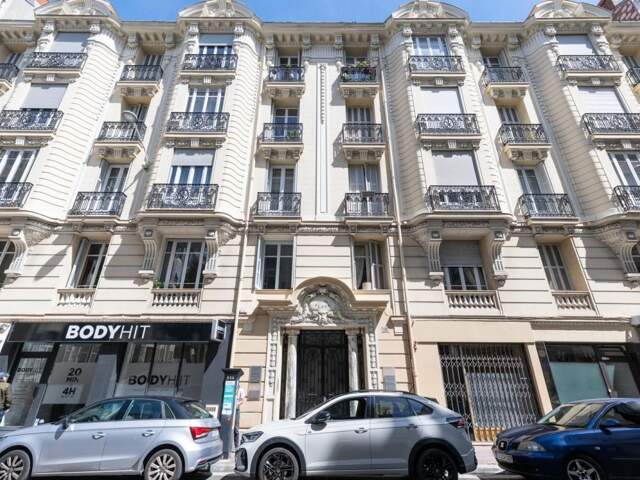 Bureau À Vendre — photo du bien