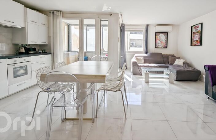 Spacieux 4 pièces de 87 m² entièrement rénové, idéalement situé à Cannes-la-Bocca, à seulement 1 minute à pied des plages — photo 3