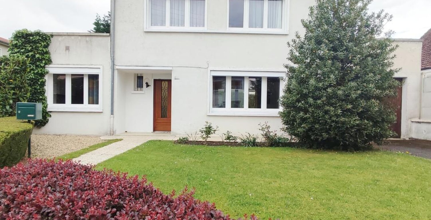 Maison à vendre 5 pièces GUISE (02) — photo 1