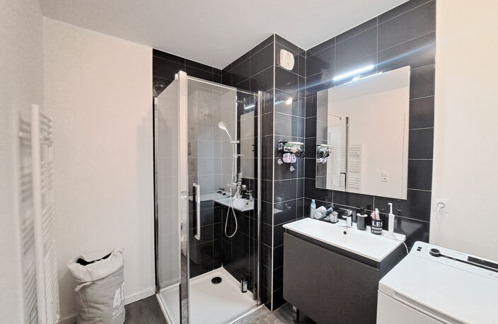 Appartement T2 avec terrasse et stationnement sécurisé — photo 5