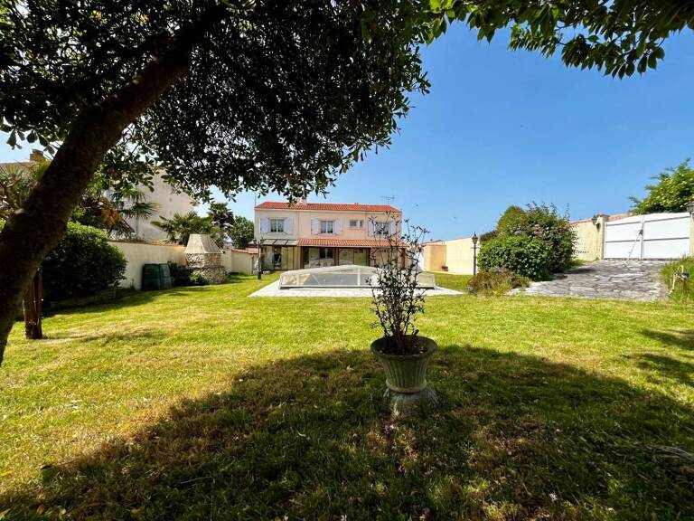 Maison À Vendre — photo 1