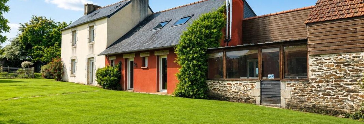 Maison 7 Pièces 210 m² à vendre à Plougourvest (29400)
