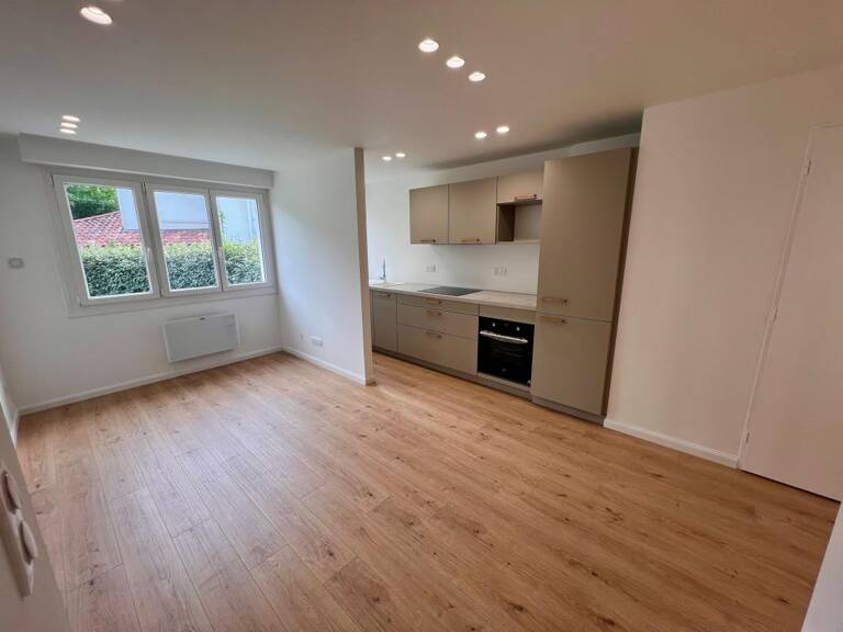 Appartement À Vendre — photo 1