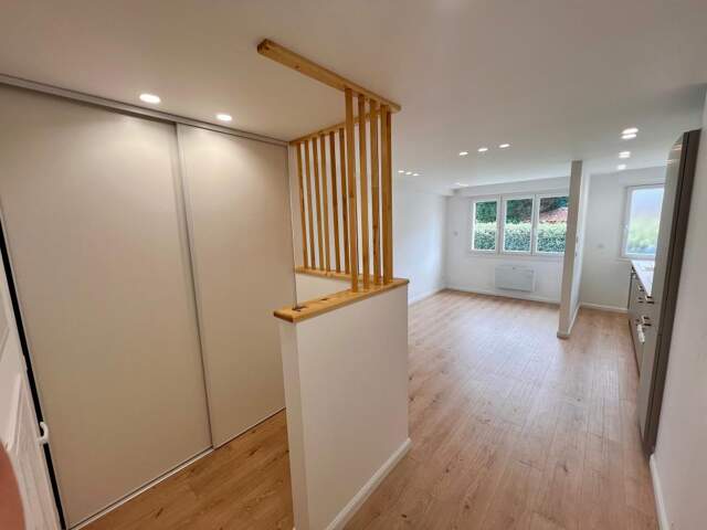 Appartement À Vendre — photo du bien