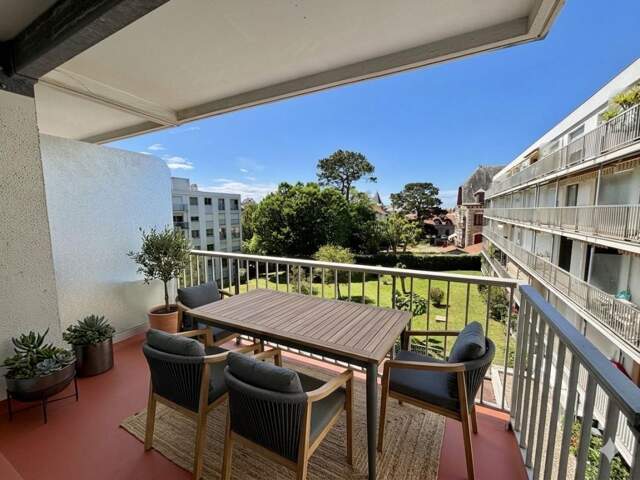 Appartement À Vendre — photo du bien
