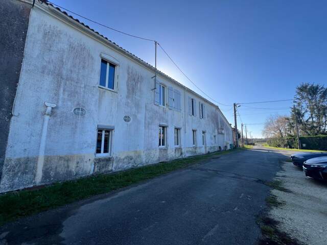 Longère À Vendre sur Cozes — photo du bien