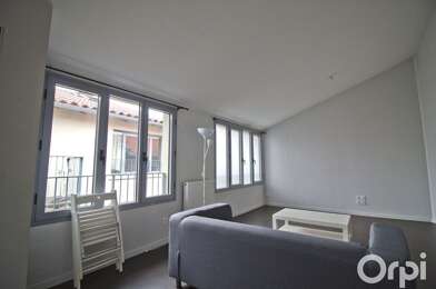 Appartement 3 pièces 751 €