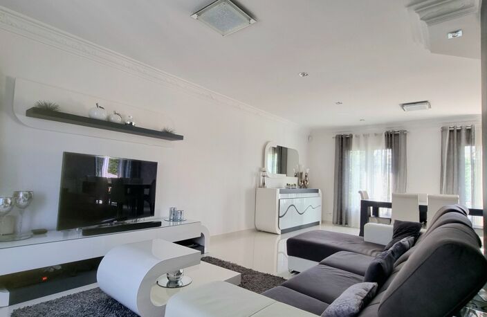 Maison individuelle à vendre 5 pièces GAGNY Terrain 359 m2 proche RER E (93) — photo 2