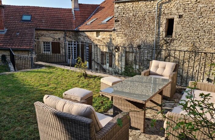 Propriété à vendre 10 pièces, Flavigny-sur-Ozerain (21) — photo 3