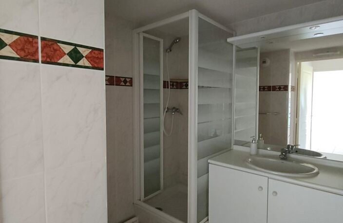 Appartement à vendre 2 pièces MARSEILLE 12EME ARRONDISSEMENT (13) — photo 4