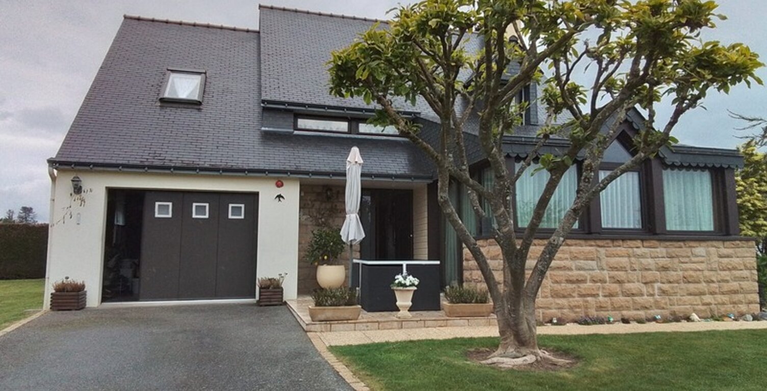 Maison à usage d'habitation exposée sud: 106 m2 à la campagne avec jardin, prairie et dépendances à 1h des plages de Concarneau — photo 1