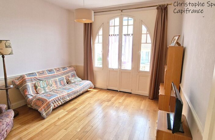 A vendre Élégante maison des années 1930 – Charme, volumes et jardin arboré VICHY (03) — photo 5