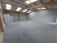 Local de 180 m² neuf à louer — photo 2