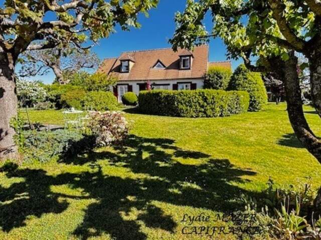 Maison  familiale de 145 m² sur un terrain paysager de 1920 m² — photo du bien