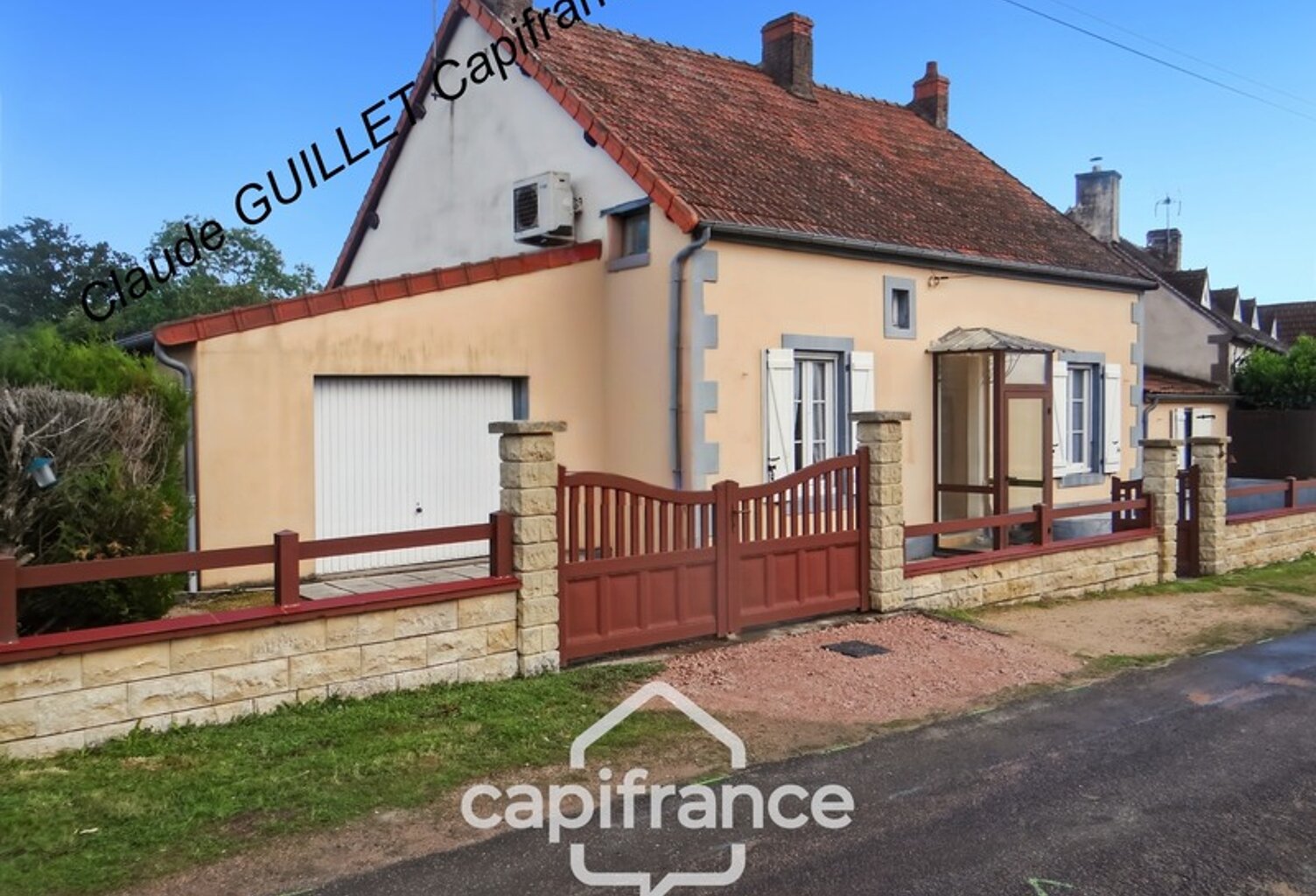 À vendre, maison d’habitation située dans une zone résidentielle avec terrain constructible de 1229 m2 — photo 1