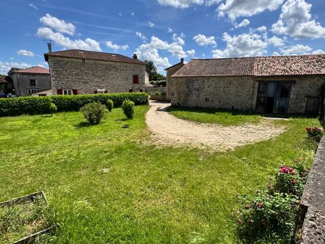 Maison à vendre 5 pièces CHENAY (79) — photo du bien