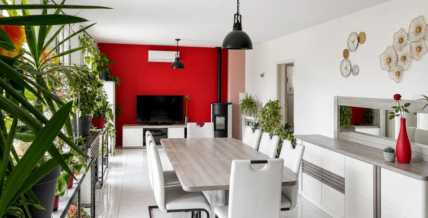 Maison 8 pièces de 155 m² à Radenac, louée — photo 1