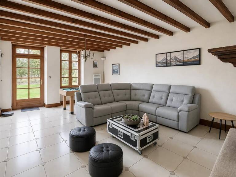 Charme et potentiel dans longère à Freigné — photo 1