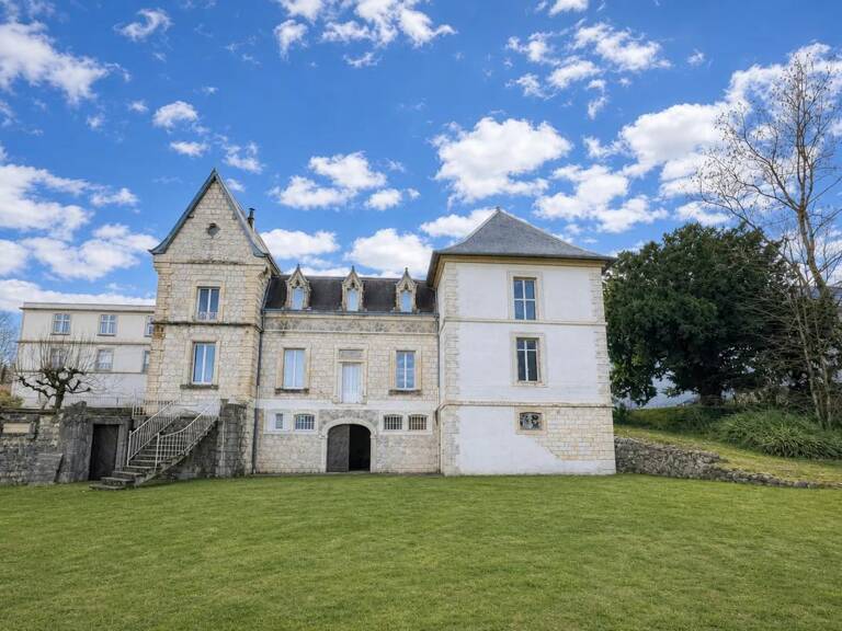 Château de 316 m² à Seyssel, charme d'époque — photo 1