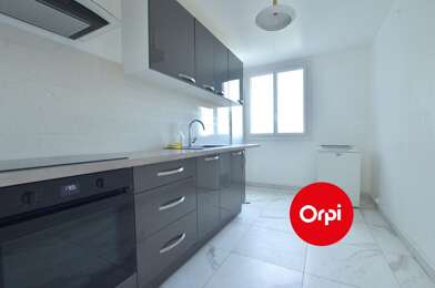 Appartement 4 pièces 900 €