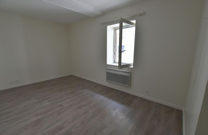 FRANCHEVILLE LE HAUT Appartement de 84 m2 avec 2 chambres, bureau À Vendre — photo 4
