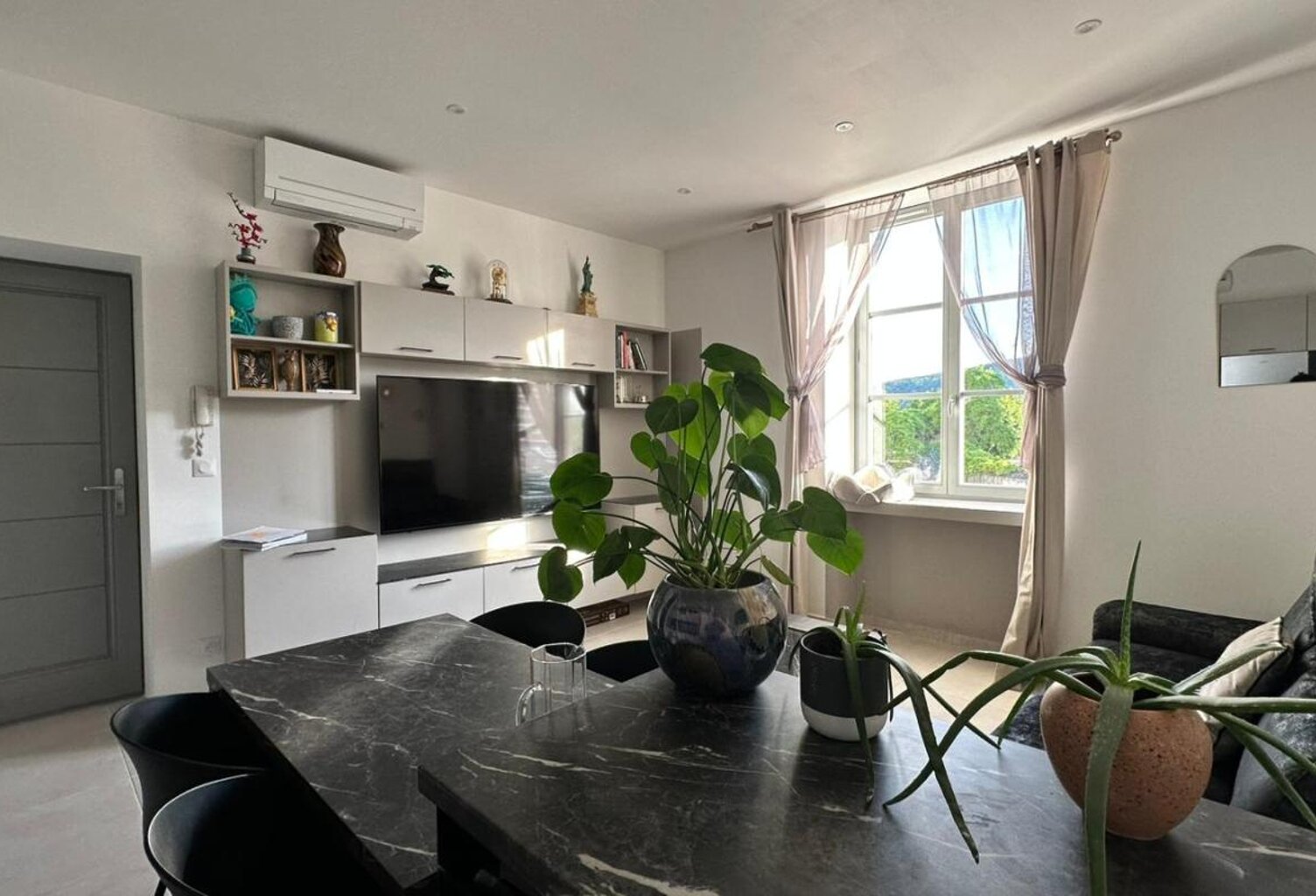 Appartement Neuville Sur Saone 2 pièces 35.1 m2 — photo 1