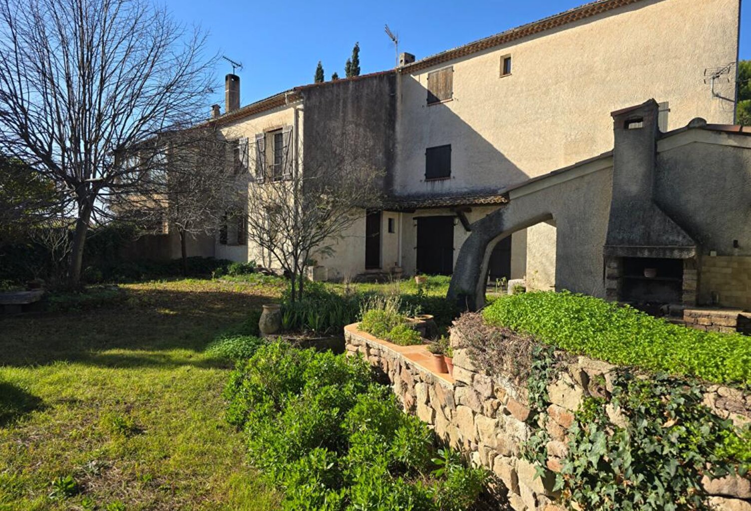 Maison d'environ 200 m² - Gros potentiel investisseurs ou grande famille — photo 1