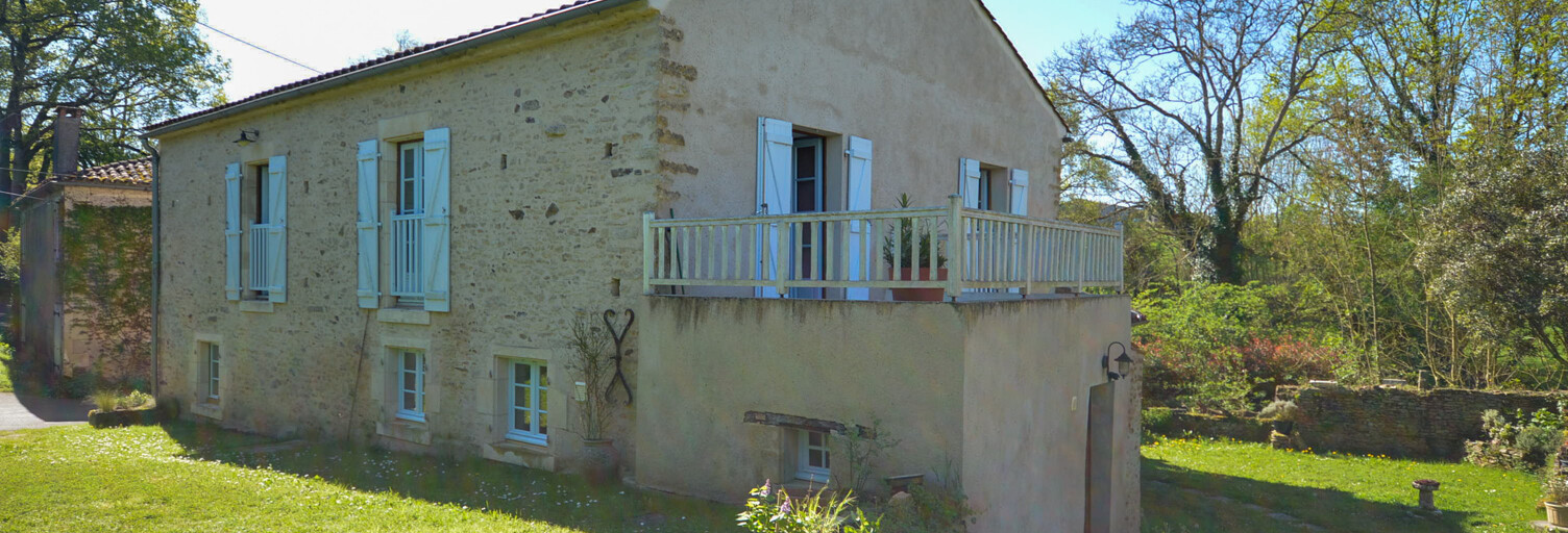 Maison 7 Pièces 220 m² à vendre à Bazoges-en-Pareds (85390)