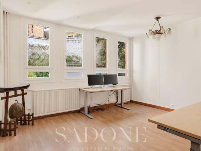 Bureaux à louer Neuilly Sur Seine 60m2 Proche Place du Marché Neuilly-sur-Seine — photo du bien
