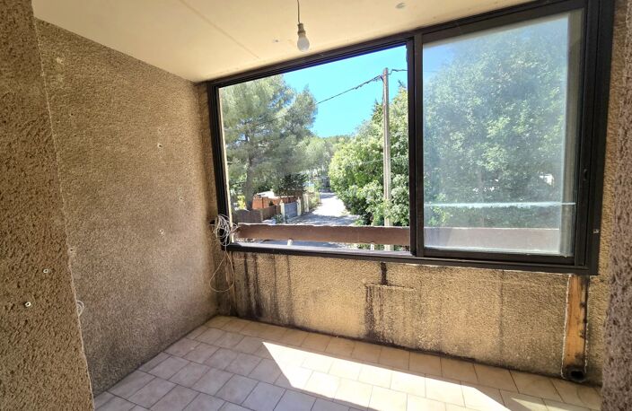 STUDIO CABINE AVEC LOGGIA À RÉNOVER PROCHE DES PLAGES — photo 4