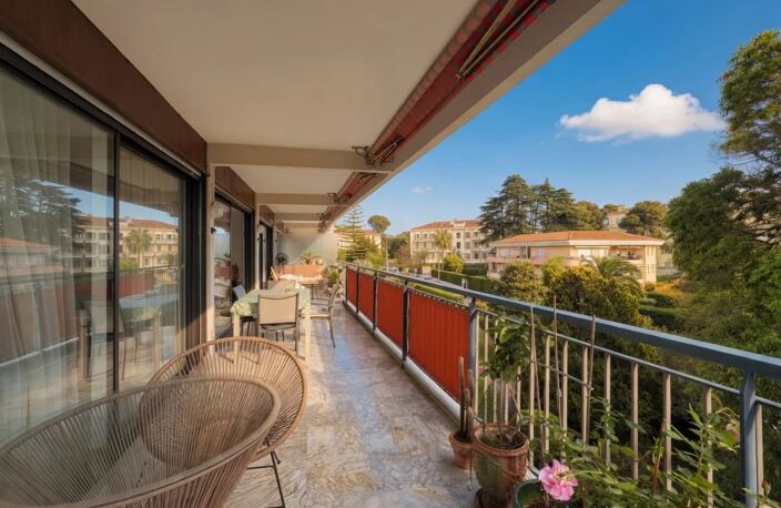 GRAND 3P CANNES OXFORD - TERRASSE D'ANGLE 41 m² SUD - VUE DEGAGE — photo 3