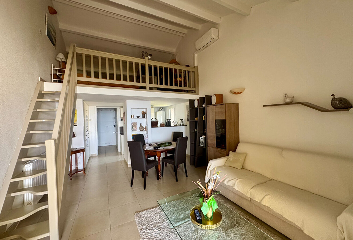 FRONT DE MER Appartement  à vendre type T2 de 60 m2 et place de parking privative — photo 1