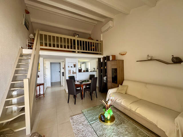FRONT DE MER Appartement  à vendre type T2 de 60 m2 et place de parking privative — photo du bien