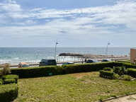 FRONT DE MER Appartement  à vendre type T2 de 60 m2 et place de parking privative — photo 2