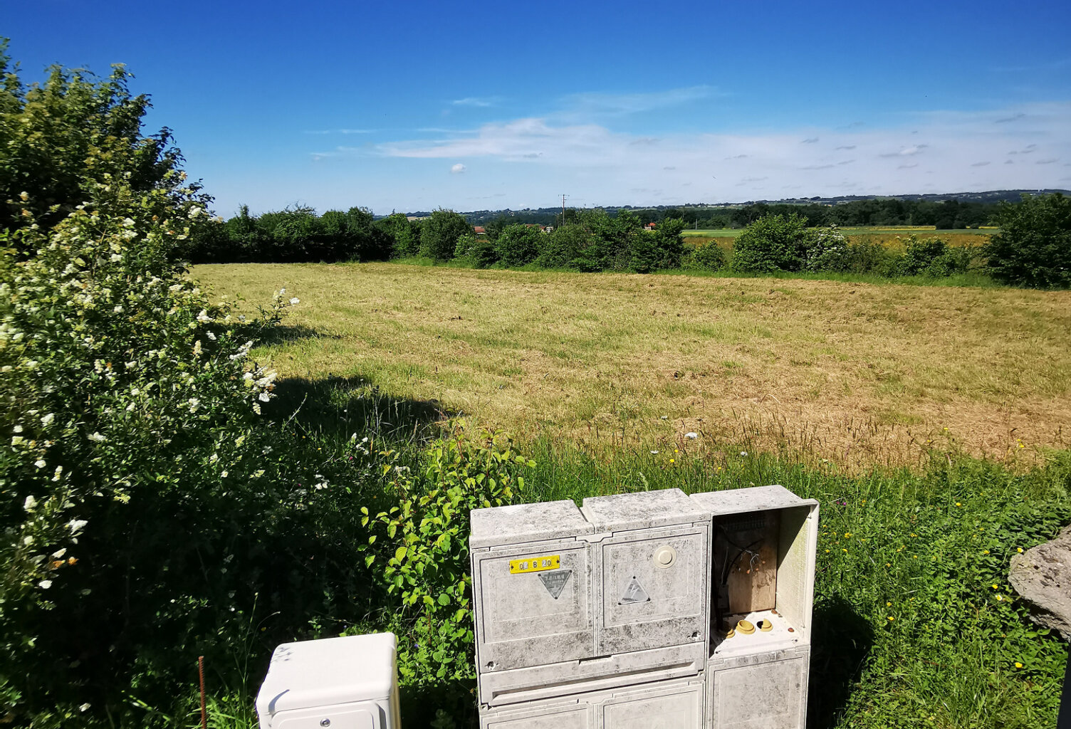 Terrain à bâtir 1 674m2, viabilisé, à Ladevèze-Rivière — photo 1