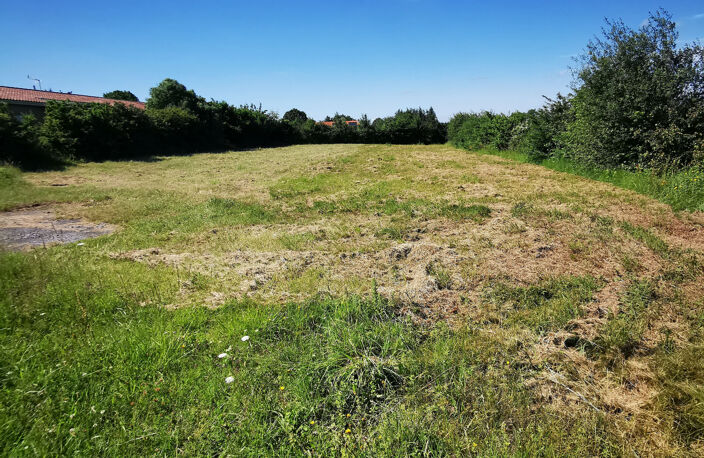 Terrain à bâtir 1 674m2, viabilisé, à Ladevèze-Rivière — photo 2